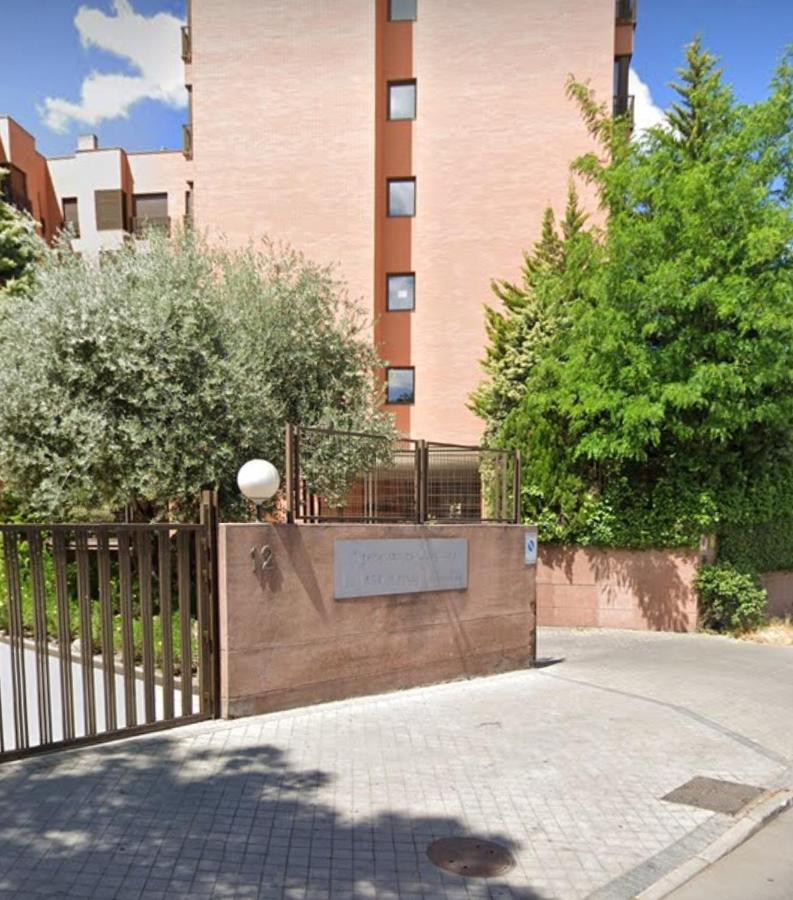 Piso, Cerca Al Aeropuerto Madrid Appartamento Esterno foto